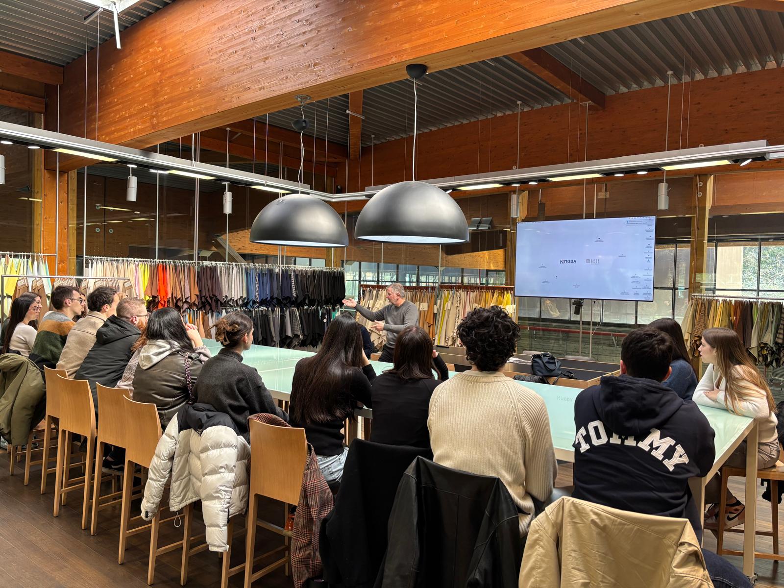 Al via le visite delle aziende pratesi per gli studenti del corso di laurea in Economia Aziendale 